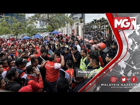 TERKINI : KECOH! Bila Penyokong Zahid Hamidi Halang Masuk oleh Polis