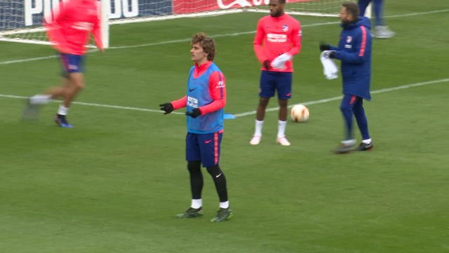 Atlético - Griezmann tout sourire à l'entraînement