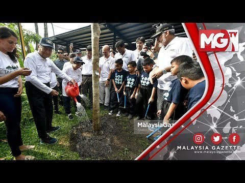 TERKINI : Tun M dan Tun Siti Hasmah di Gimik Sambutan Hari Bumi Taman Tugu