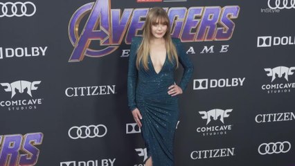 Right Now: Elizabeth Olsen at "Avengers - Endgame" World Premiere Red Carpet