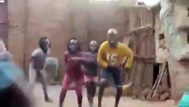 La chorégraphie de ces enfants est juste époustouflante. Admirez !