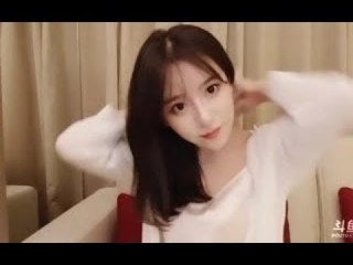 呆妹儿：我承认我胸太小了