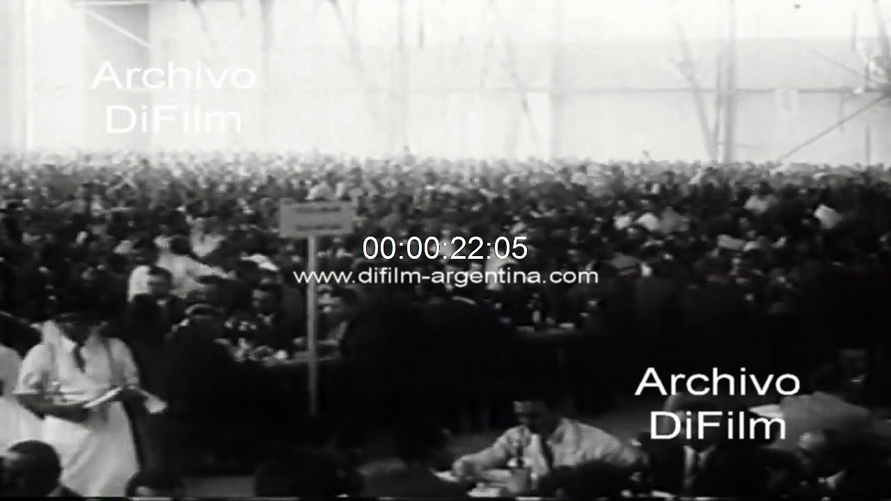 Juan Peron y Eva Peron visitan las obras del Aeropuerto Pistarini 1949