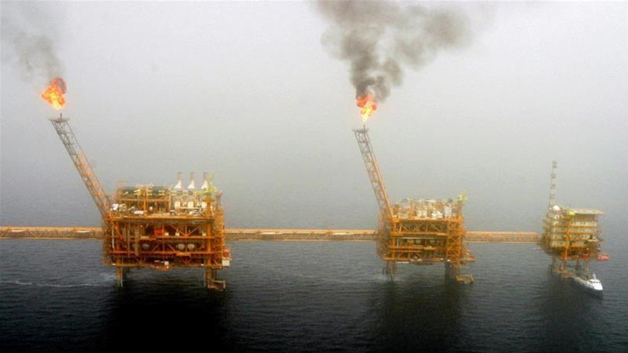 Stop buying Iranian oil or face sanctions?
