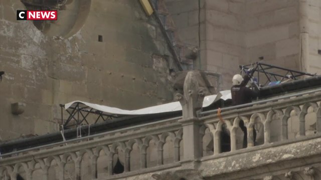 Après l'incendie, Notre-Dame menacée par la pluie