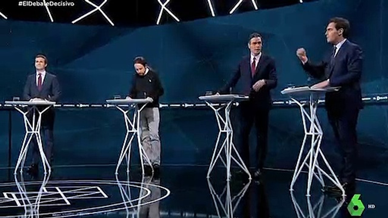 Rivera a Sánchez: “Quiero felicitar a los Jordis. Le he traído un libro que usted no ha leído, su tesis doctoral"