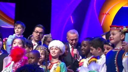 Cumhurbaşkanı Erdoğan, 23 Nisan'da Dünya Çocuklarıyla Düet Yaptı