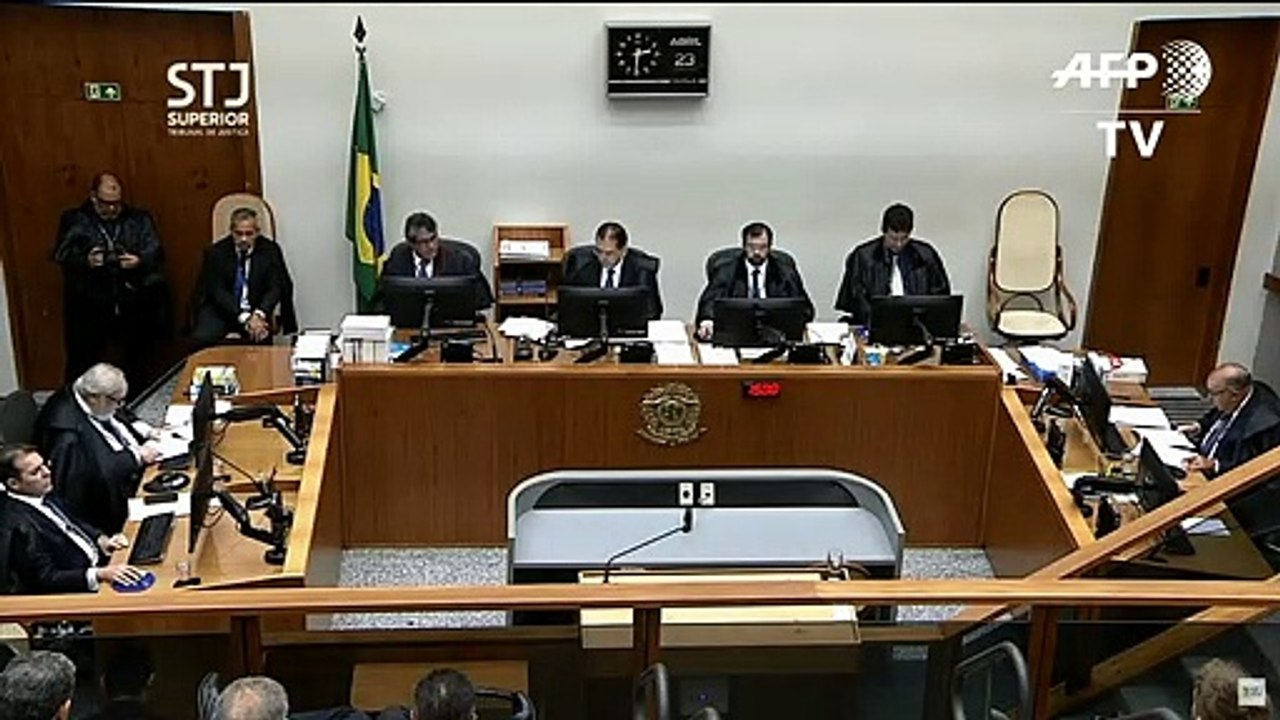 Pena de Lula é reduzida