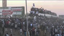 السودان.. قوى التغيير تحذر من إعادة إنتاج النظام السابق