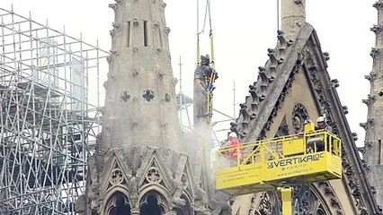 Comienzan obras para cubrir la catedral de Notre Dame