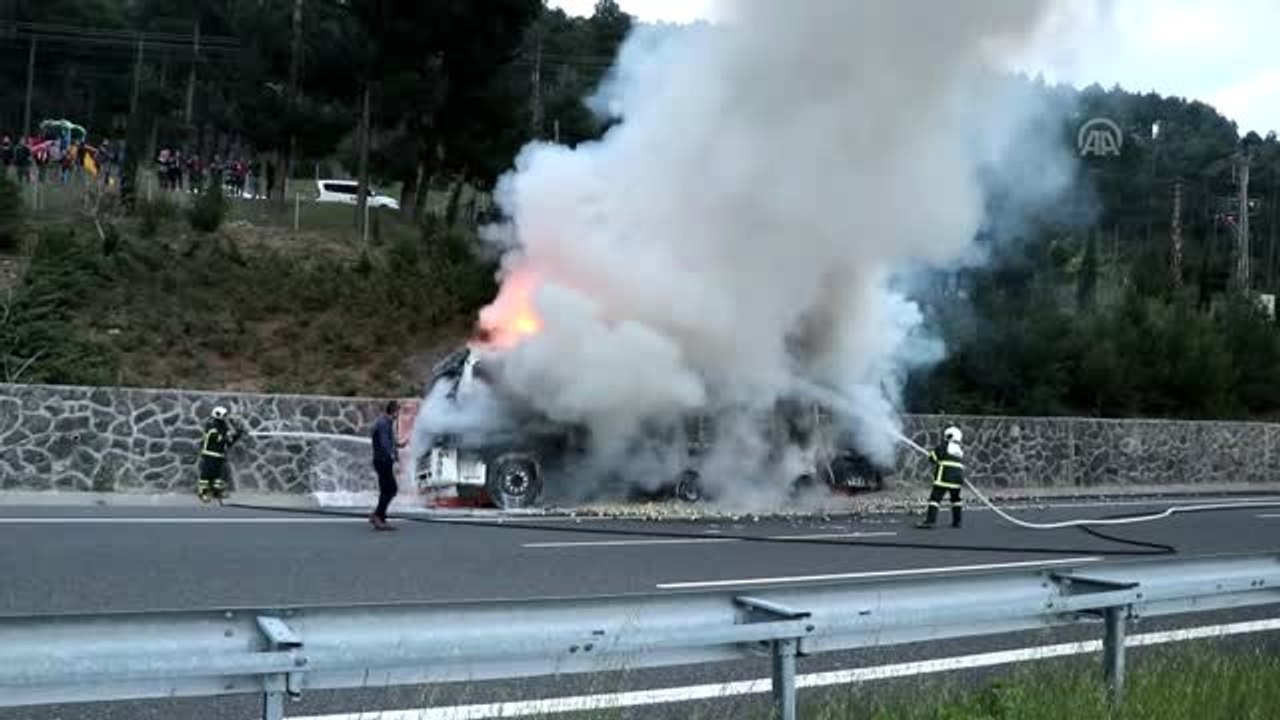 Dorsesi Yanan Tır 10 Kilometre Boyunca Yol Aldı