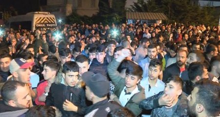Mahalleli, 5 Yaşındaki Çocuğa Cinsel İstismar Edilmesine Karşı Sokağa Çıktı