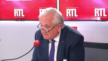 Retraites : "Je pense qu'il faut reculer l'âge légal", dit Raffarin sur RTL