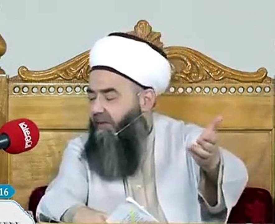 Cübbeli Ahmet Hoca Erkeklerin gördüğü ortamda kadın çalışamaz