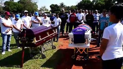 Indignação e lágrimas no México