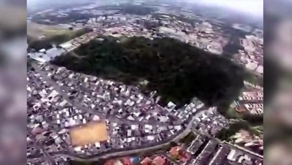 Problemas en el aterrizaje: paracaidista se pasa de largo y frena contra una pared