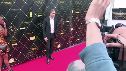 Elsa Fayer : son émission dézinguée par Matthieu Delormeau, elle lui répond