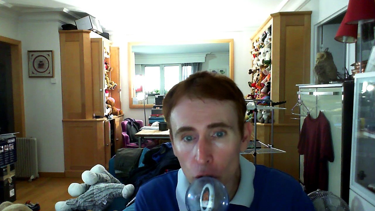 Wiwi égratigne "waka jaye" de Mike Alabi & Serge Beynaud