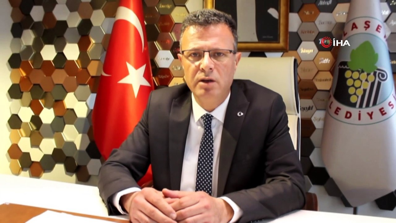 Devraldığı belediyenin borçlarını afişle açıkladı