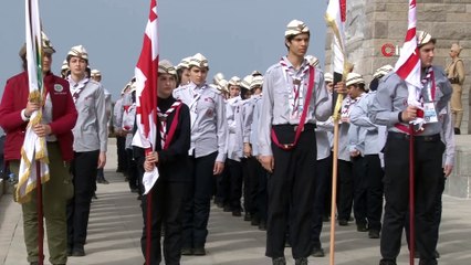 Anzak günü etkinliklerini kana bulamadan yakalandı