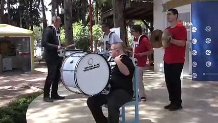Özel çocuklardan geri dönüşüm defilesi