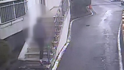 10대 조현병 환자 윗집 할머니에게 흉기 휘둘러 / YTN