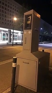 Flashé pour excès de vitesse en courant devant un radar (Suisse)