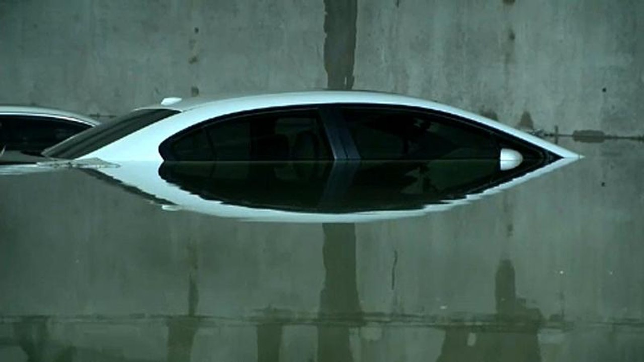Schwere Stürme sorgen für überflutete Parkhäuser in Dallas
