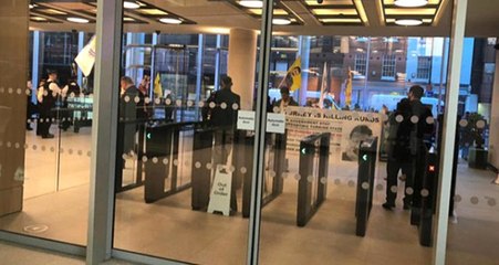 PKK Yandaşlarından Londra'da TRT World Binasına Saldırdı