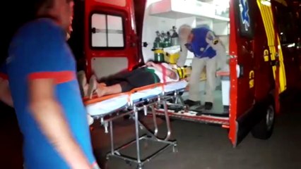 Sem freio, ciclista é atingida por moto e fica ferida