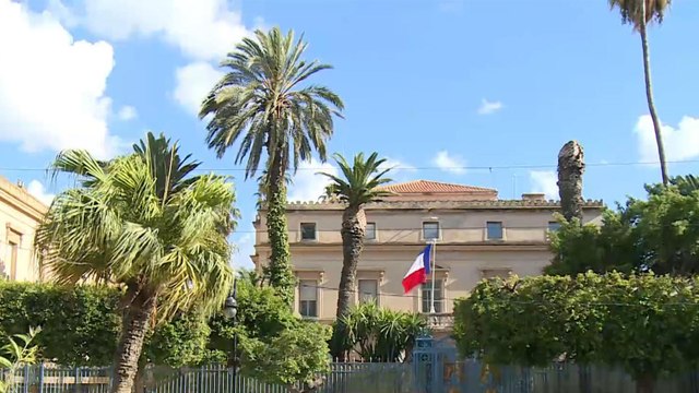 ضباط مخابرات فرنسيون في ليبيا.. لماذا تدعم فرنسا حفتر؟