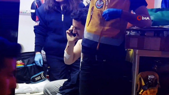 D100’de kamyonet, arızalanan kamyona arkadan çarptı: 2 yaralı