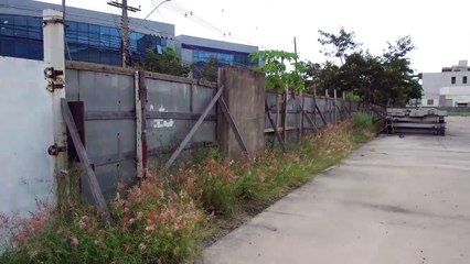 Abandono do Cais das Artes