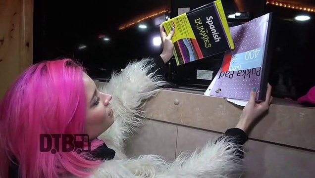 Nina Nesbitt - BUS INVADERS Ep. 1436