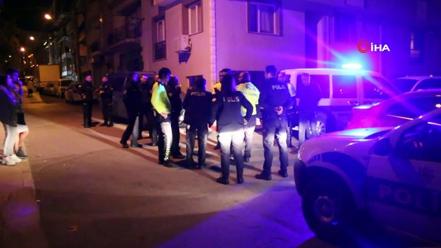 'Dur' ihtarına uymayan sürücüyü kovalayan 2 polis otosu kaza yaptı: 1 polis yaralandı