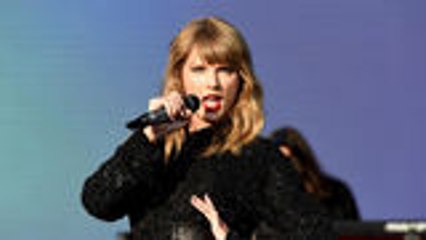 Taylor Swift Re-Enters Billboard's Social 50 Chart Thanks to Tweets | Billboard News
