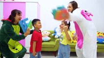 Boong Bonbons À La Famille De Jouer À Faire Semblant Avec Maman Word Jeu De Correspondance Dans La Maison