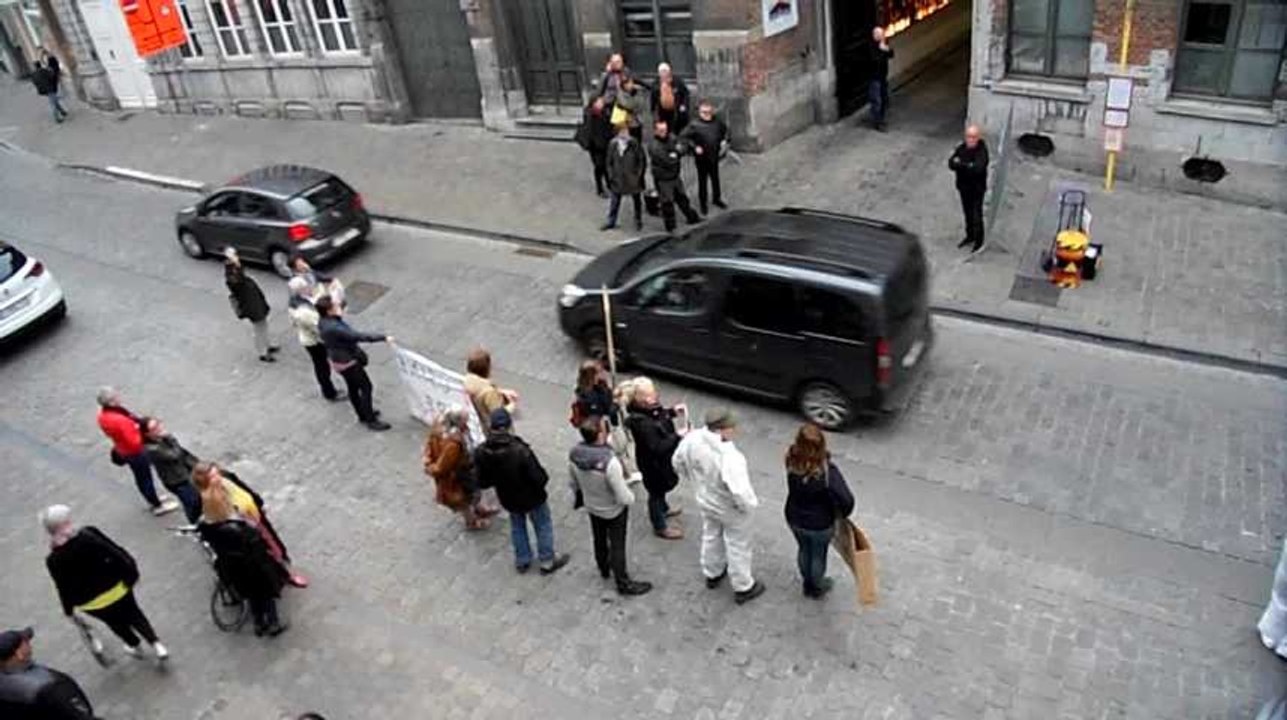 Mons: les citoyens manifestent contre le projet d'usine à frites