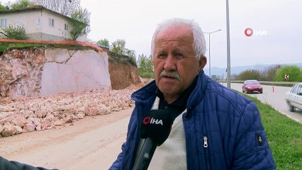 Kaya parçası üzerindeki evi görenler şaşırıyor