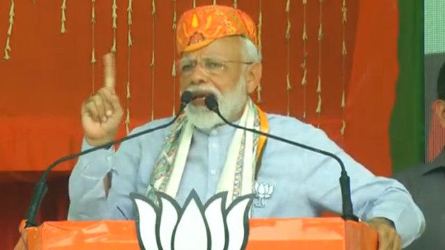 PM Modi tonts Rahul Gandhi during his speech in Darbhanga | Oneindia News