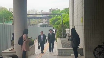 '셀프 기부' 김기식 전 금감원장, 첫 재판서 혐의 부인 / YTN