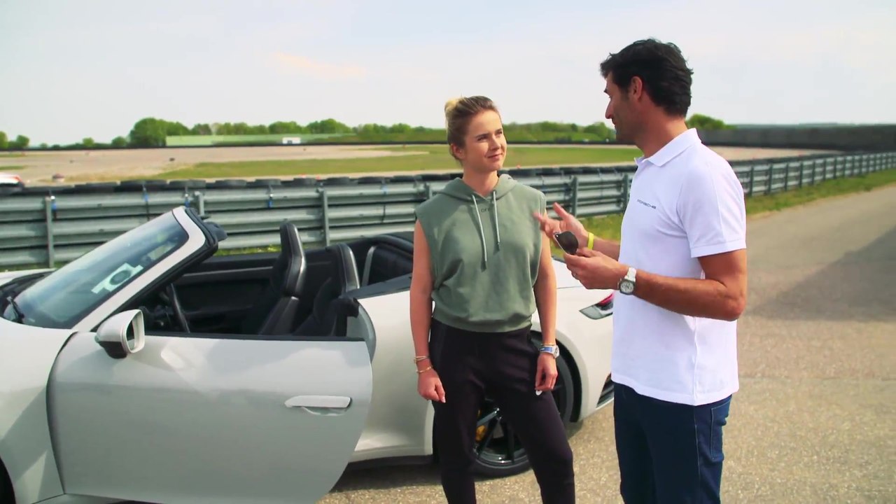 Weltmeisterliche Fahrstunde im Porsche 911 Cabriolet für Elina Svitolina