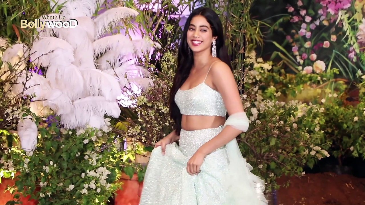 Jhanvi Kapoor Wants To Kiss Vicky Kaushal