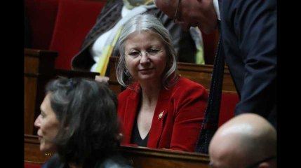 Des députés LREM réclament la tête de l'une des leurs