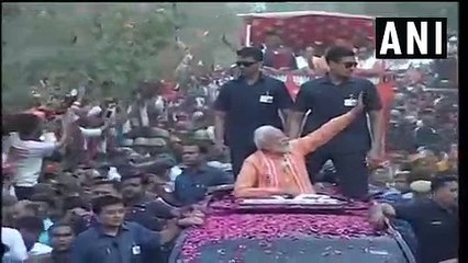 வாரணாசியில் நடைபெற்ற பிரதமர் மோடியின் ரோடு ஷோ-வீடியோ