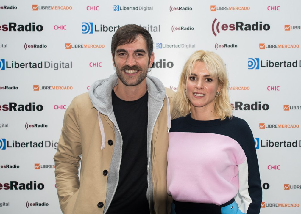 Entrevista a Jon Plazaola y Maggie Civantos por 'La pequeña Suiza'