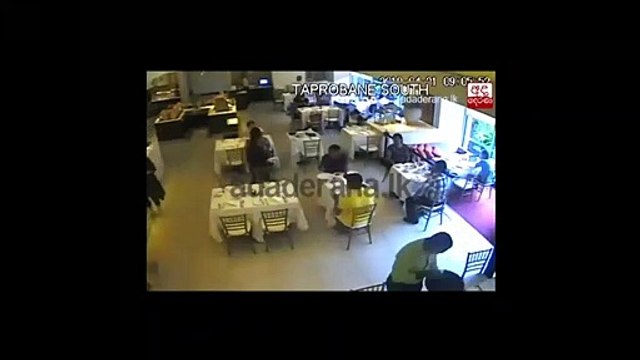 شاهد لحظة تفجير انتحاري سريلانكا نفسه بجوار سعودييْن