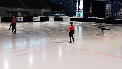 Des patineuses américaines s'entraînent avant la Nations' Cup qui se tiendra ce week-end à Épinal