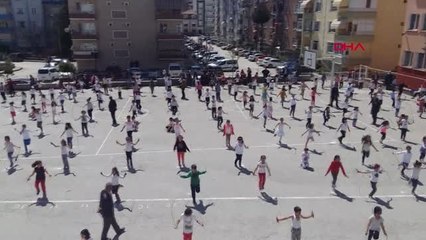 Tokat'ta 500 Öğrenci Aynı Anda İp Atladı