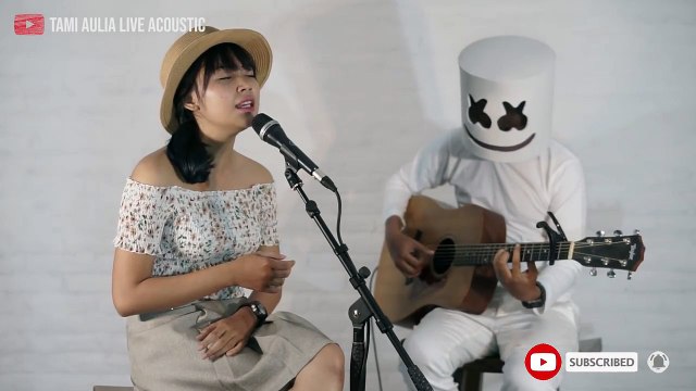 Terry - Harusnya Kau Pilih Aku cover by Tami Aulia Live Acoustic Haaaiii semuanya, terimakasih buat temen2 yang sudah request lagu Terry - Harusnya Kau Pilih Aku yaa.. Tami coba bawain dengan versi gitar akustik, semoga temen2 suka dengan cover akustik v